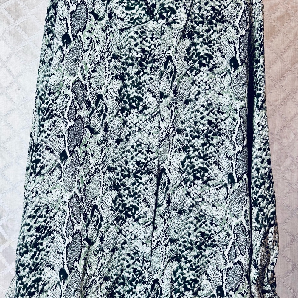 Vintage August Max Woman Lizard Print Silk Tunic Length Blouse 26